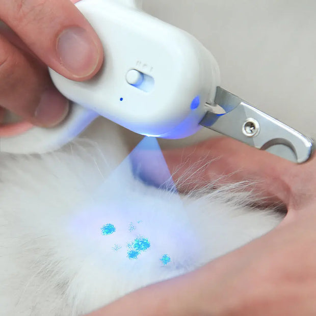 Lumi Cat Claw Clipper - with LED light and Wood's Lamp One for Pets